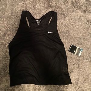 ✨NIKE Women’s Running Top✨